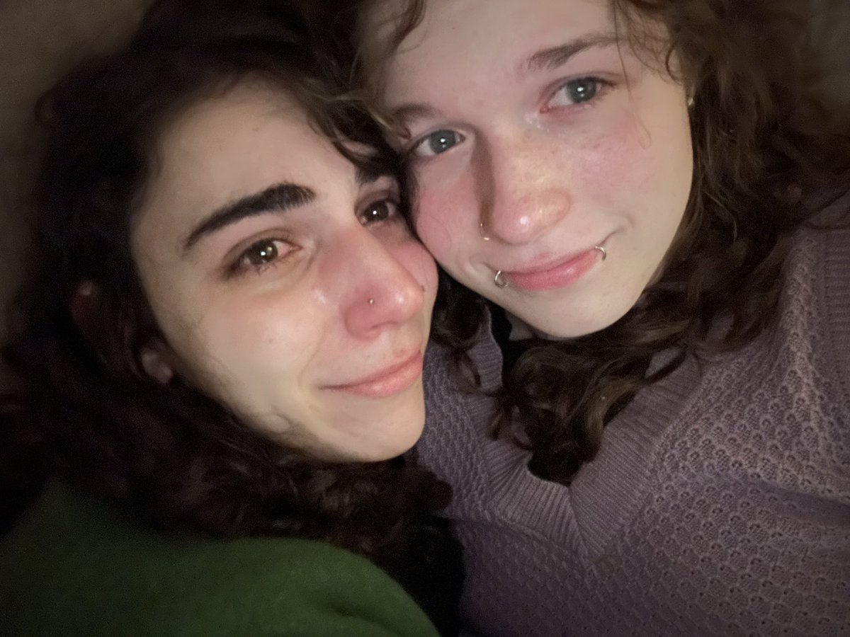 i know it's a long shot but if anyone wants to help fund me escaping the united states and getting back where i belong , anything helps , my venmo and cash app are the same as my @ here Elzabethbop