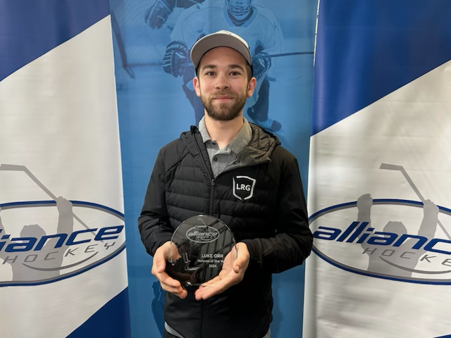 ALLIANCE_Hockey's tweet photo. Congratulations Luke Orr the 2024 ALLIANCE Hockey Referee of the Year! 🏆
Orr has a passion for officiating and dedicates numerous hours both on and off the ice developing and mentoring officials.
🎥:https://t.co/sE8pigOUZ7
#alliancehockeyawards #refereeoftheyear https://t.co/LkyeXD2RnP