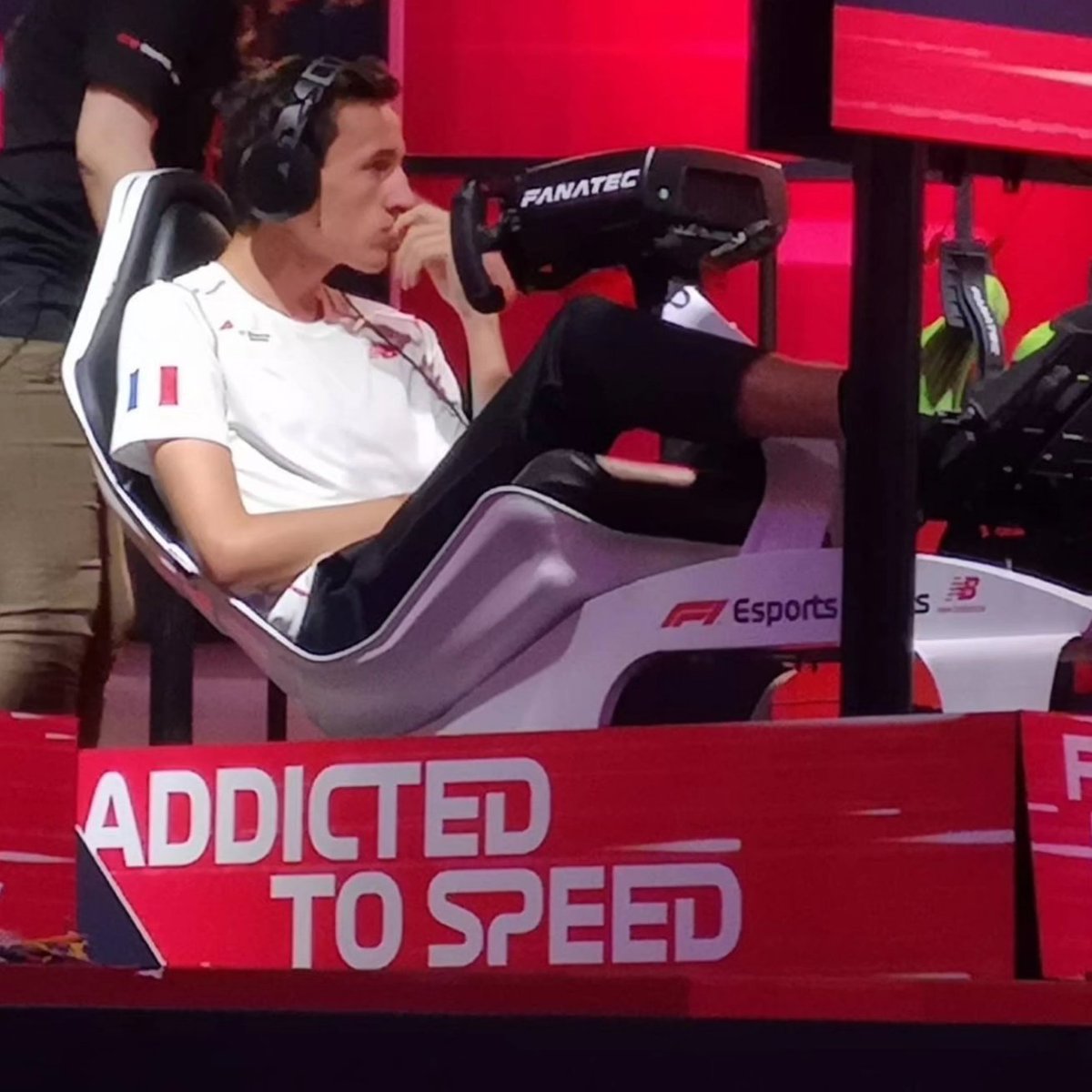 London, 5 years ago it all started at the <a href="/F1Esports/">F1 Esports</a> prodraft ! I will forever be grateful to all the people and teams who believed in me since that moment like <a href="/G_Vergnas/">Guillaume Vergnas</a> , Andrea Bugnone and @JamieMacLaurin . A special mention to <a href="/HuskyGoalie/">Danny Engels | VITALITY</a> who picked me and <a href="/TizMec/">Tiziana Mecozzi</a> who