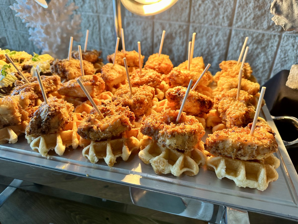 TheTampaCC's tweet photo. It was our pleasure to host trade media outlets for a breakfast and tour ahead of the @destintl Annual Convention here in the @CityofTampa!
Thank you to @VisitTampaBay for coordinating this, and to our food & beverage partner @Aramark for creating a delicious spread.
#DIAC24 https://t.co/2P3o428wu1