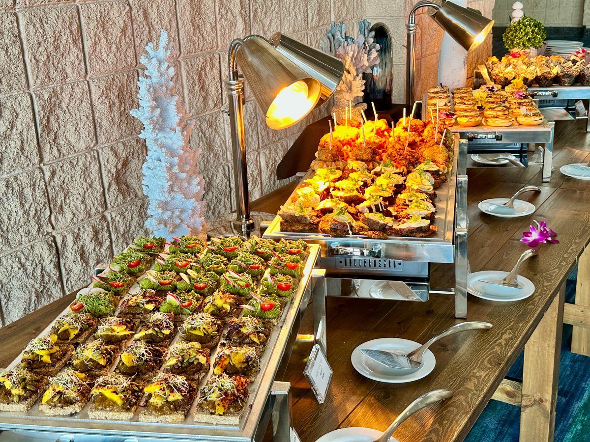 TheTampaCC's tweet photo. It was our pleasure to host trade media outlets for a breakfast and tour ahead of the @destintl Annual Convention here in the @CityofTampa!
Thank you to @VisitTampaBay for coordinating this, and to our food & beverage partner @Aramark for creating a delicious spread.
#DIAC24 https://t.co/2P3o428wu1