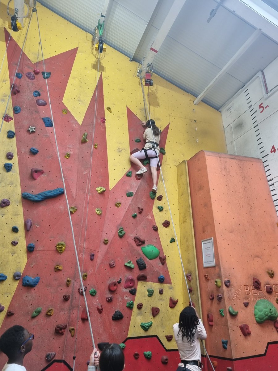 HolyFamilyM6's tweet photo. Climbers! https://t.co/52ZYZeuMJc