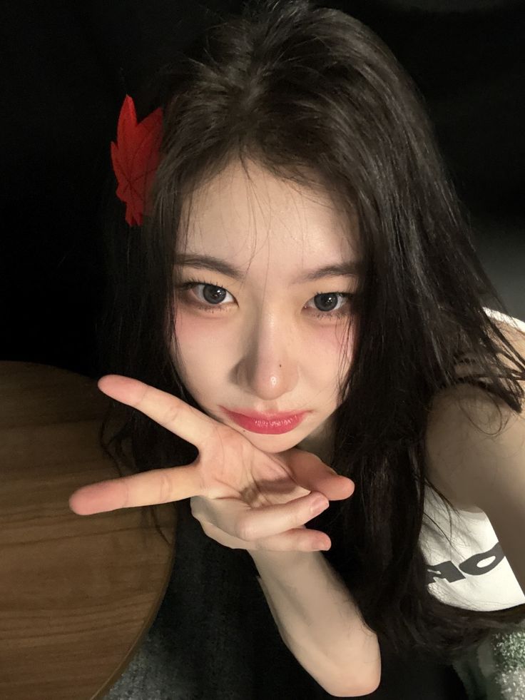 xiaoluvzi's tweet image. 🌷:Looking for #InteractiveMoots★
Not new to #stantwt #kpoptwt #Anitwt★

-★Nish | minor | Indian
-She/her|Aquarius
-Blackpink, Wjsn, txt, ive,
lsfm,nwjns,illit,tripples,skz,enha
-Jujutsu Kaisen, Kamisama Hajimemashita etc
Solo Artists: Cheng xiao

like and rt for moots