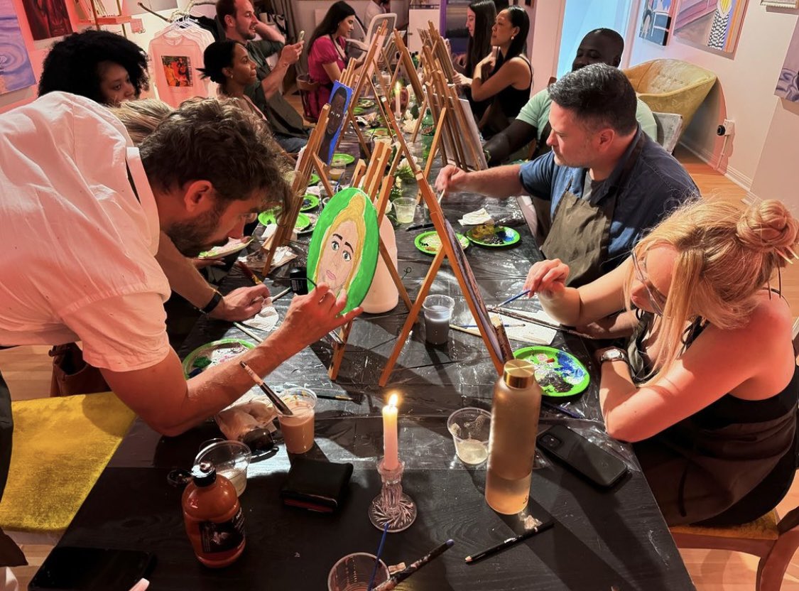 Artbox_Toronto's tweet photo. Toronto: What are your plans this weekend? Join us for Date Night Paint Night at Artbox! https://t.co/9JkZ2j1prK

#arttoronto #torontofun #Toronto https://t.co/E52n2m77bm