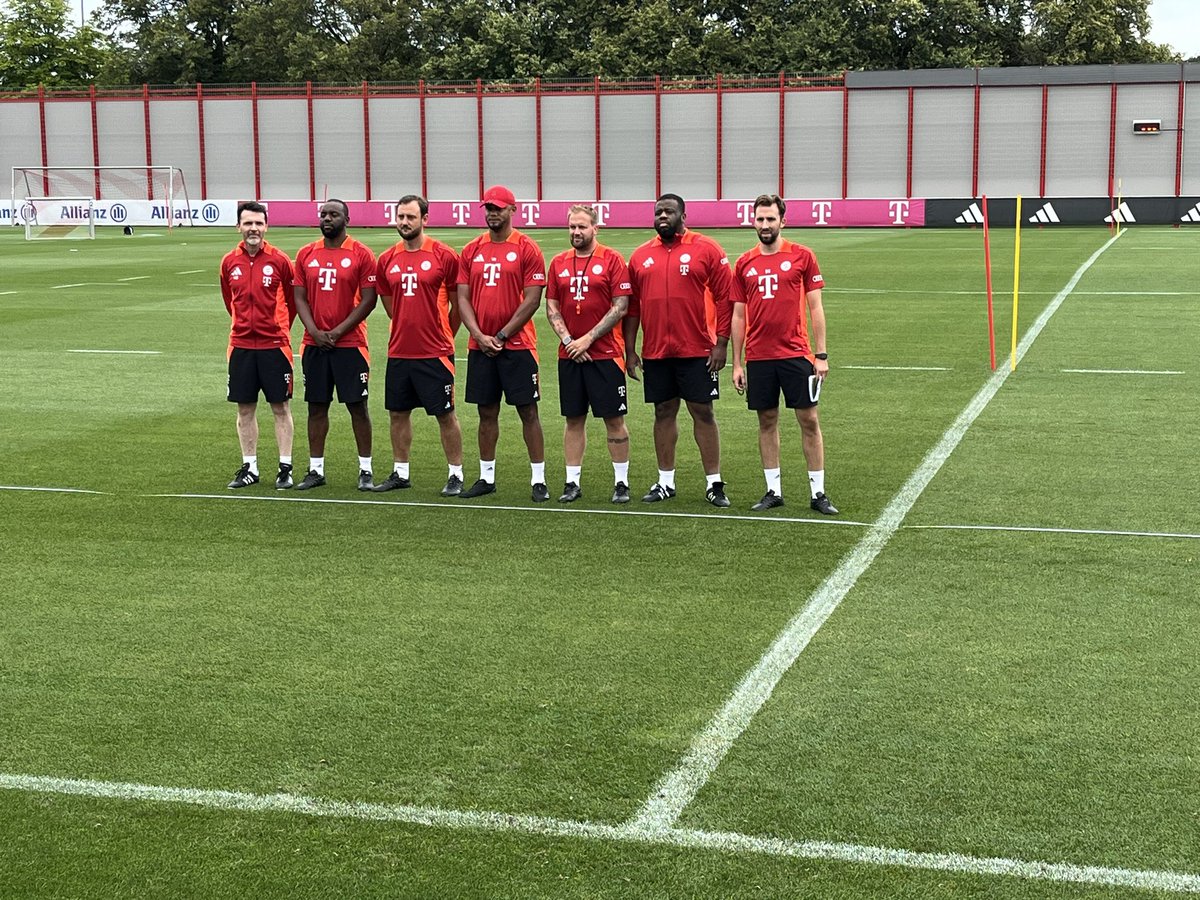 Vincent Kompany legt beim FC Bayern mit der ersten Trainingseinheit los. #FCBayern #dpareporter