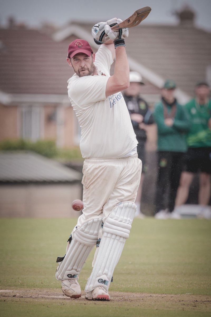 cricketyorks's tweet photo. NEW: Nidderdale League: @RaintonCC dodge showers to top the table at @HarrogateCC in Div 4 of the Theakston Nidderdale League.

✍️ https://t.co/k8Zz09DjC8

📸 Report/match photos by Mark / @caughtlight

#clubcricket #nidderdale #leaguecricket #harrogate https://t.co/pJJx1BxqG3