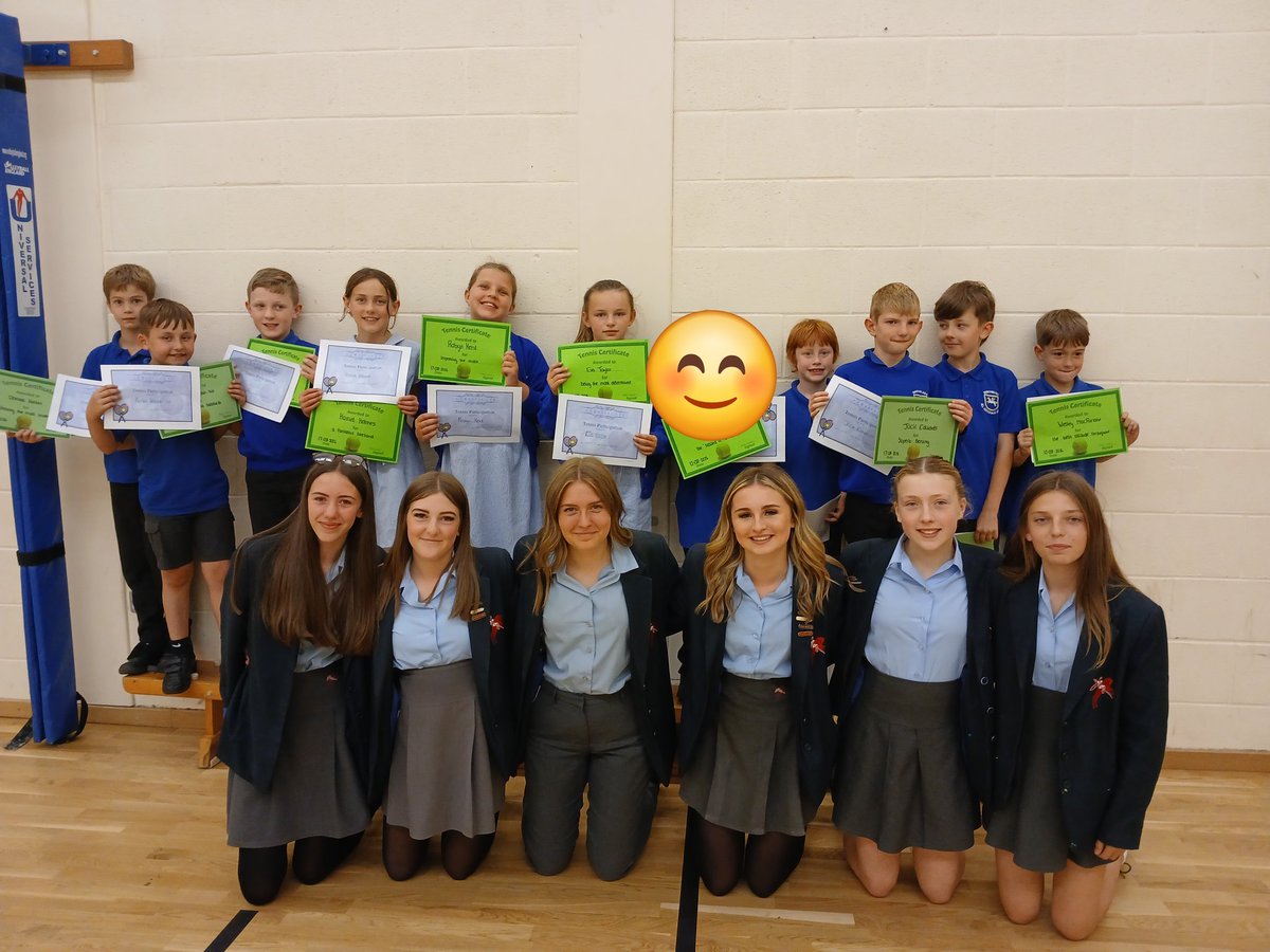 WinchelseaDonna's tweet photo. Thank you, St George's, for our tennis coaching over the past few weeks. We all enjoyed ourselves.@Winchelsea1 @WinchelseaMrG https://t.co/gTZEKg37CI