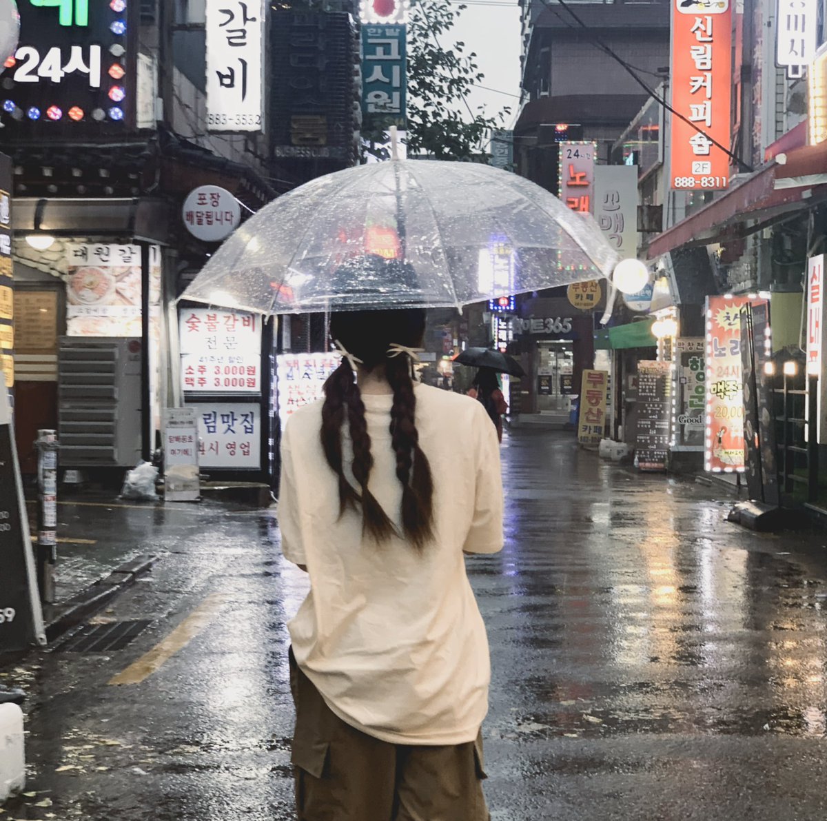 雨の日に撮れる写真の質感も好き☔️