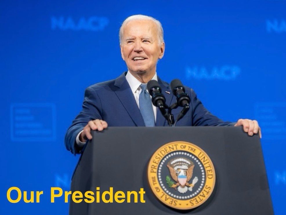 bluhue123's tweet photo. Who else is voting for President Biden?

Reply with a 💙 https://t.co/6qcaKCBjpc