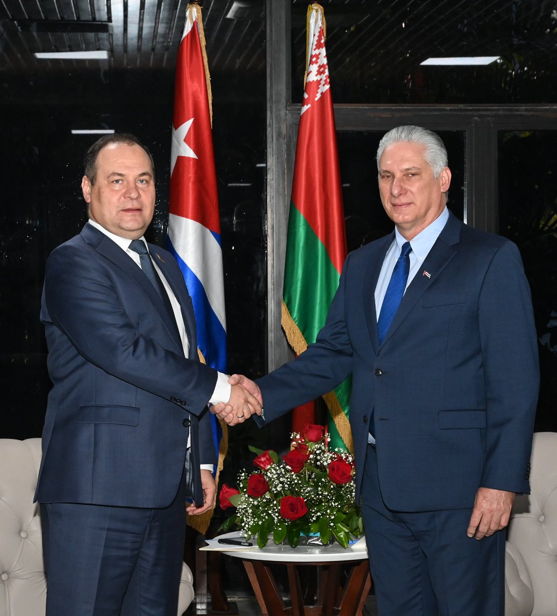 En ameno y fructífero encuentro con Román Golovchenko, Primer Ministro de #Belarús, trasladé un saludo afectuoso al Presidente Alexander Lukashenko.

Coincidimos en las potencialidades para ampliar vínculos en áreas como agroalimentaria, biofarmacéutica, industrial y de finanzas.