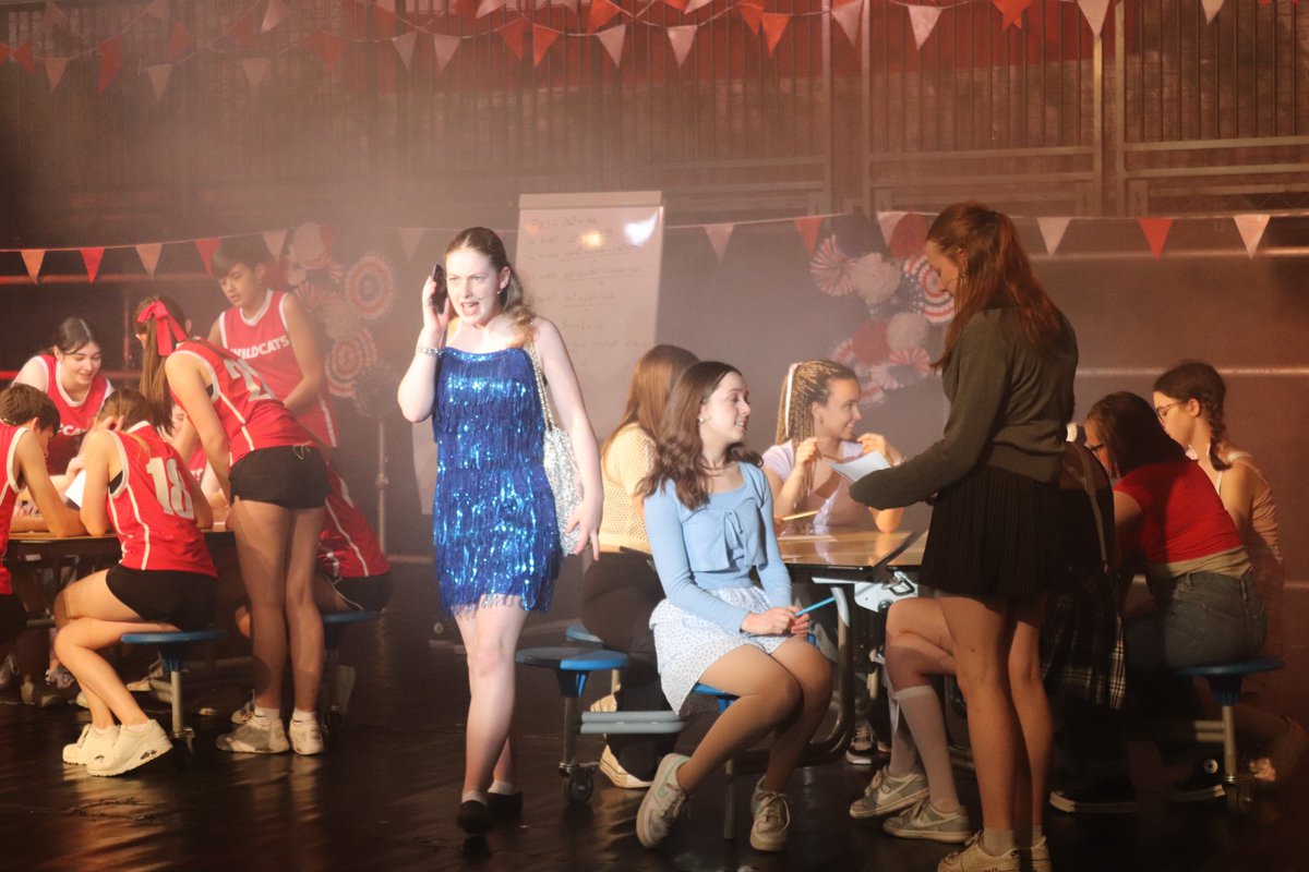 TuxfordAcademy's tweet photo. The dress rehearsal of our school production of High School Musical Jr. took place in the school auditorium this afternoon. We welcomed students from @TuxfordPrimary and East Markham primary school to be our first audience! Tickets still available here 👉 https://t.co/x6oFoyThsW https://t.co/OsCV3AwF3N
