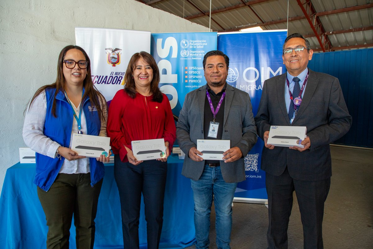 OIMEcuador's tweet photo. 📌 #Quito | Realizamos la entrega de tablets al @INSPI_ECUADOR con el objetivo de aportar al registro de acciones de control en ciudades afectadas por enfermedades transmitidas por vectores en diferentes coordinaciones zonales de @Salud_Ec.

Con el apoyo de @StatePRM https://t.co/zBHjZysUFo