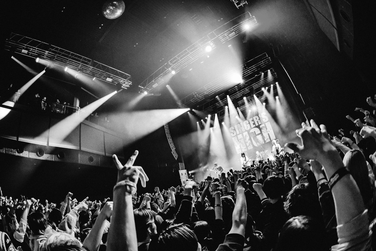 シンガーズハイ　サイン入りパネル 店頭パネル展&特典情報】 4th mini Album『HeartBreak』 □リリース