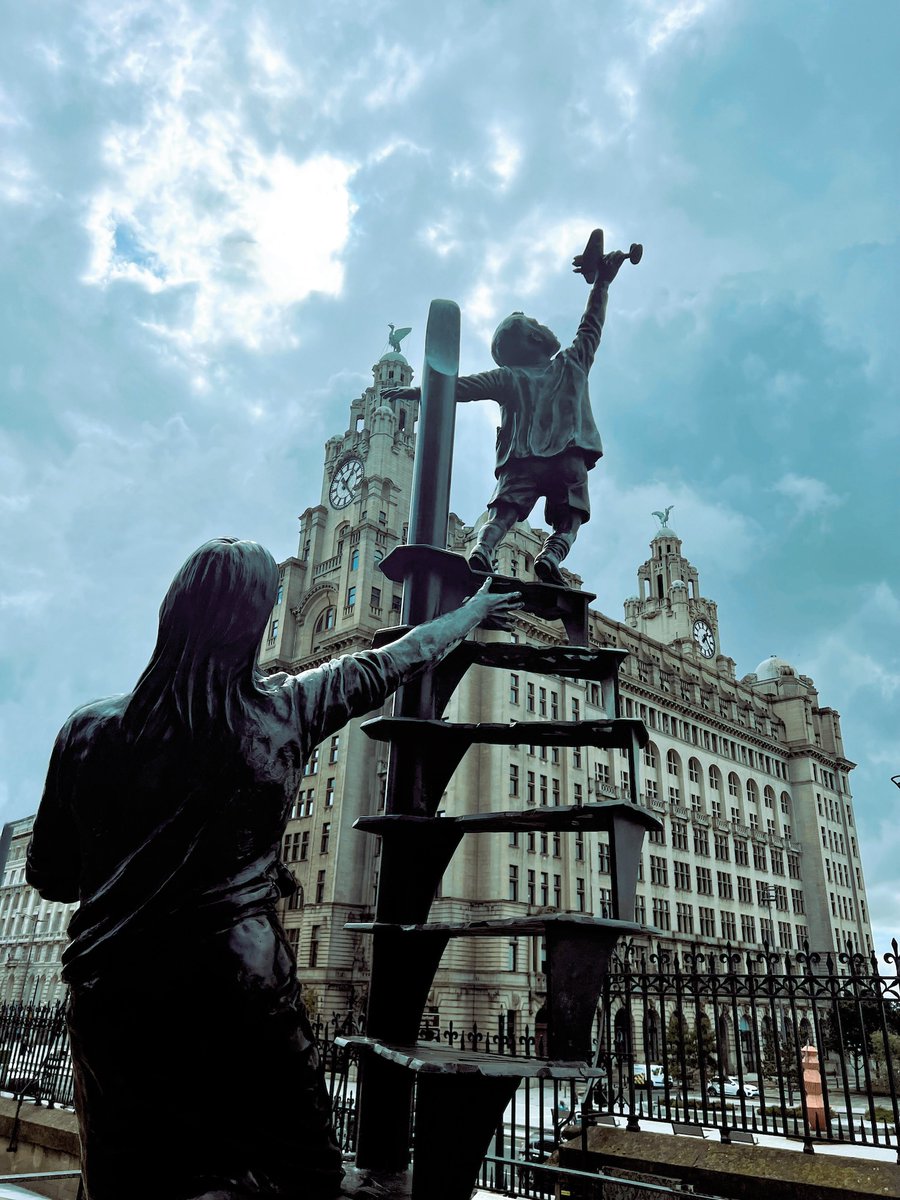 👀 Take a look behind the scenes of “Paul McCartney’s Liverpool Oratorio,“ opening this week at @cincinnatiopera. #GetPaulToMusicHall #LiverpoolOratorio

See the amazing video at bit.ly/465u581!