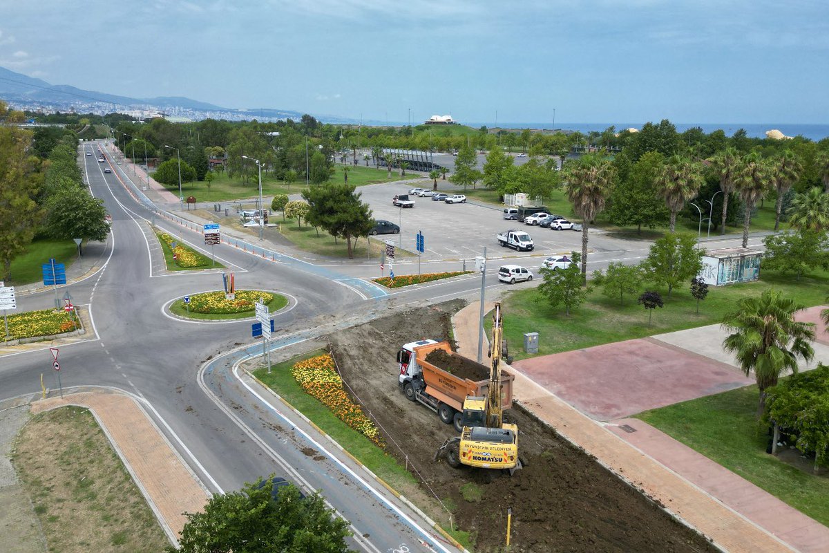 Yollar bizi sevdiklerimize ulaştırır..❤️

📍Batı Park girişimizde yol genişletme çalışmalarımız sürüyor..🛣️🚧👷‍♂️

Daha hızlı Samsun diyerek çıktığımız yolda; evimize daha çabuk varalım, sevdiklerimize ulaşalım diye yol çalışmalarımızı sürdürüyoruz. 

Çift yönlü olacak yolumuz ile