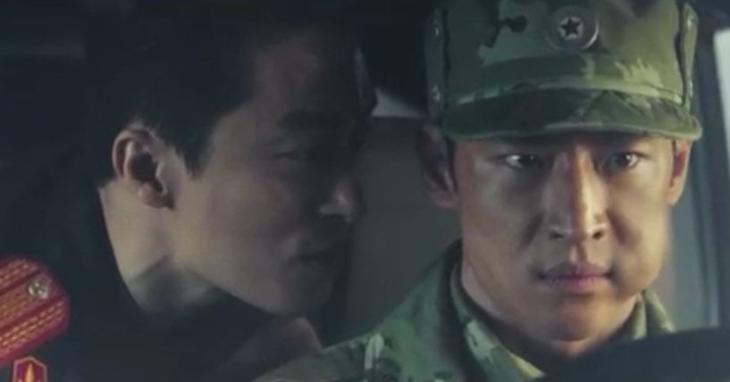 자동차씬이너무좋은데...
새삼리현상진짜ㅈㄴ뒤로안간다
앞에서번개어쩌고저쩌고하다가
사탕주고잠깐앉는가싶더니
규남이또한마디했다고
또앞으로튀어나와서저러고있음