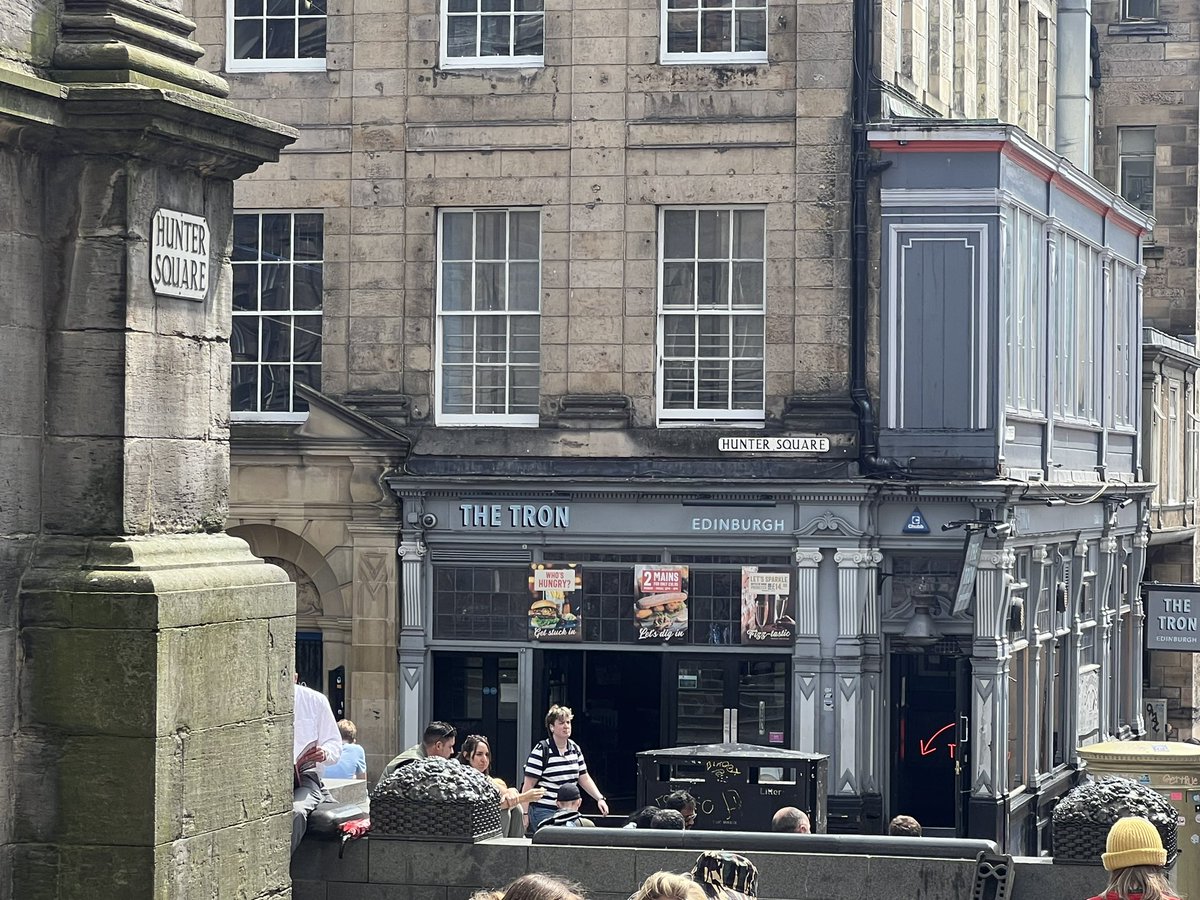 Minnig51's tweet photo. Quite the sight here in Edinburgh. @TronCarterNLU @NoLayingUp https://t.co/UWEbl7biaW
