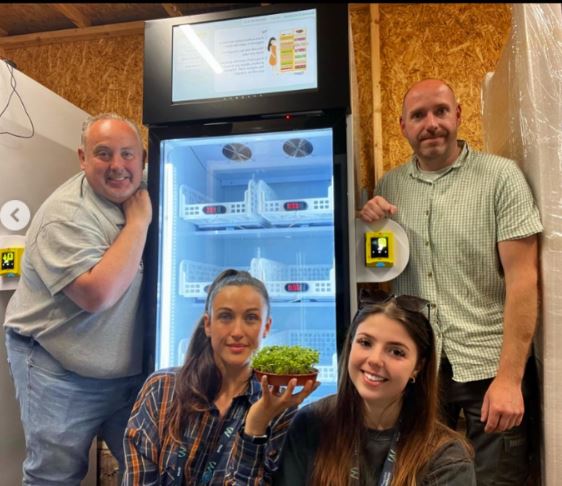🌱

<a href="/avatar_fitness/">Avatar Fitness</a> and OpTIC Technology Centre, a <a href="/WrexhamUni/">Wrexham University</a> campus in St Asaph, have both embarked on an innovative collaboration with Wrexham University’s SPF-funded project, <a href="/HortWales/">Horticulture Wales | Garddwriaeth Cymru</a> 👇

horticulturewales.co.uk/horticulture-w…

#NorthWalesSocial #NWalesHour #project #microgreens