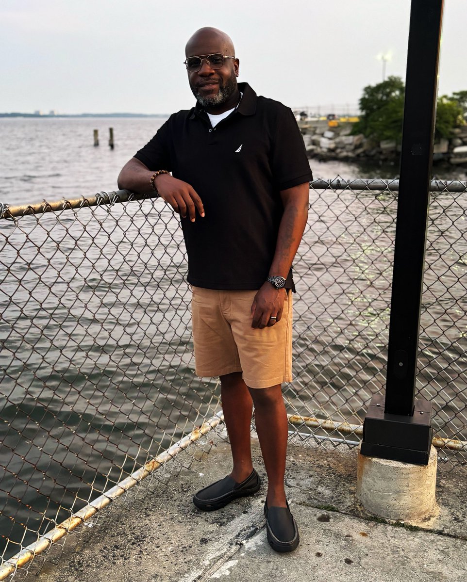 SirEdwinFreeman's tweet photo. Happy Hump Day! Defying odds, silencing doubters. From adversity to achievement. This is what determination looks like. Your dreams are within reach. Keep pushing - your breakthrough awaits! ๐ช #HappyHumpDay #DefyingOdds #SupremeExcellence https://t.co/ZgyrRo46TX