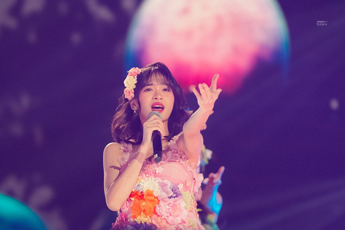 sixtysixhistory's tweet photo. 木花咲耶姫 and Strawberry Moon ✨🍓

@S_FloraJKT48 in Telkomsel Awards 29th. Anniversary at Indonesia Arena – 240717 https://t.co/NbGJmoNjQe