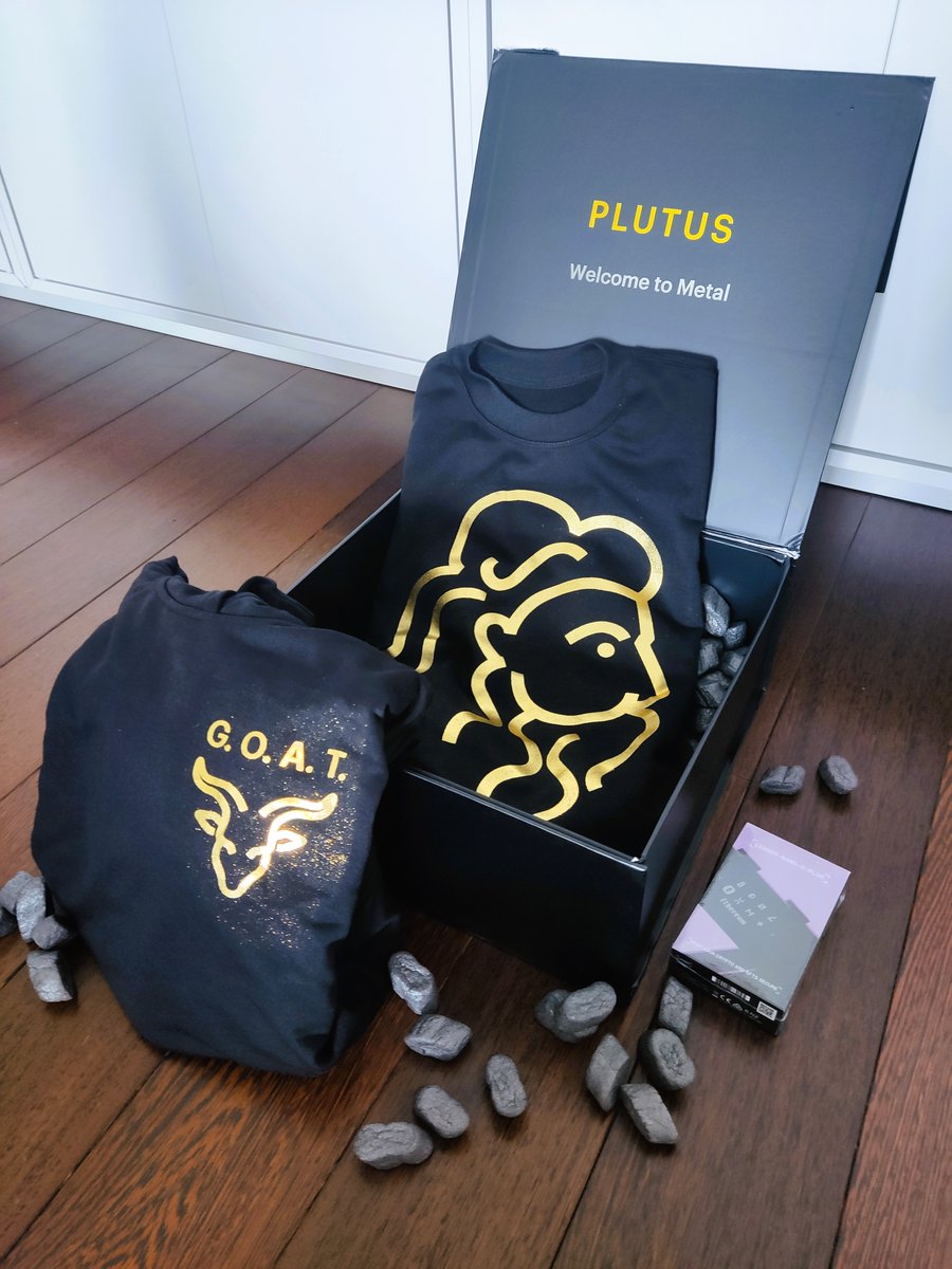 TextoAarold's tweet photo. Just received my Grandmaster #PlutusMetal Card Merch Box that includes a limited edition t-shirt, hoodie and a branded @Ledger !
Thanks @plutus for supercharged perks: 50€ in PLU rewards per perk per month during 12 months.
DM me for a golden ticket: $50 in PLU signup reward https://t.co/FqkkbTIeKb
