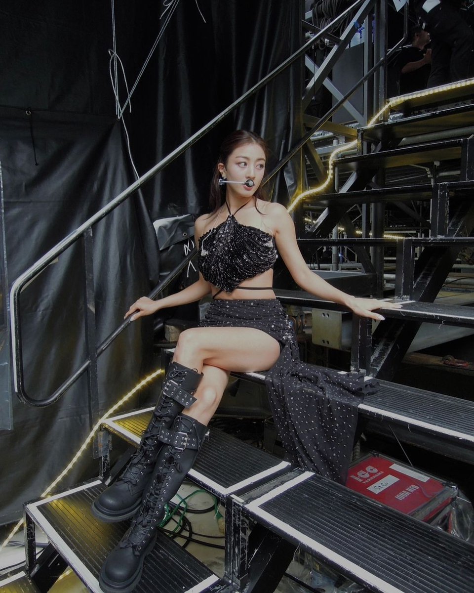 지효 tweet media