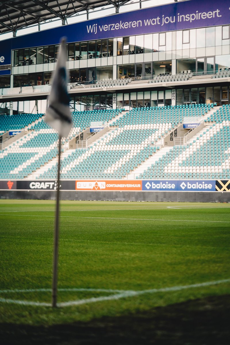 KAAGent's tweet photo. 👥 Opstelling | Roef (GK), Nurio, Kandouss, Mitrovic, Fadiga, De Sart, Kums (C), Hong, Surdez, Sonko, Gudjohnsen.  #GNTLOSC #FANMATCH https://t.co/aYsZ9yPb2m