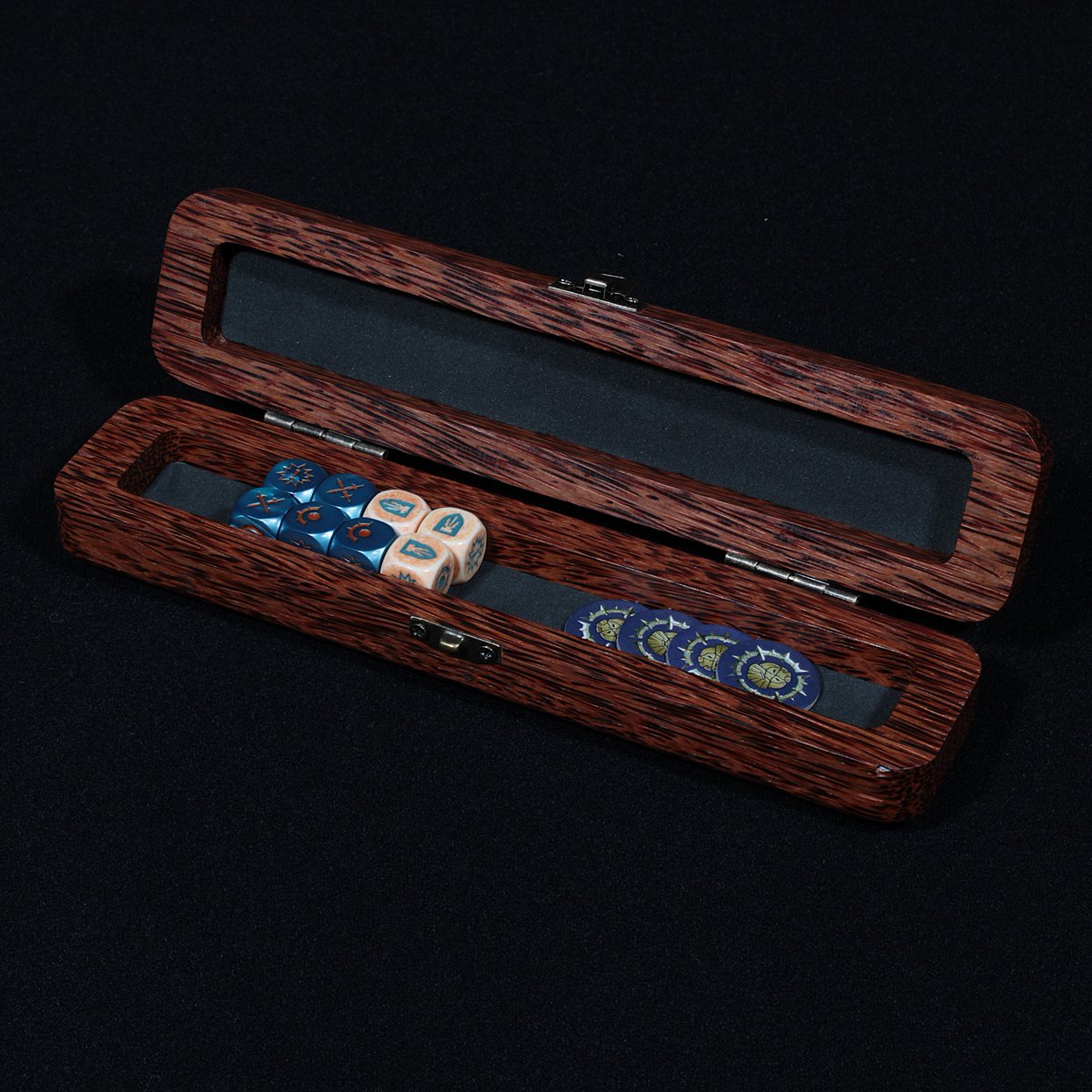 TheEnginarium's tweet image. A custom order completed for a Warhammer Underworlds dice box in coconut. Incredibly hard to work with but looks amazing and big enough to hold a dice set and tokens.

Want your own custom dice box? Link in bio!

#warhammerunderworlds #dicebox #custom