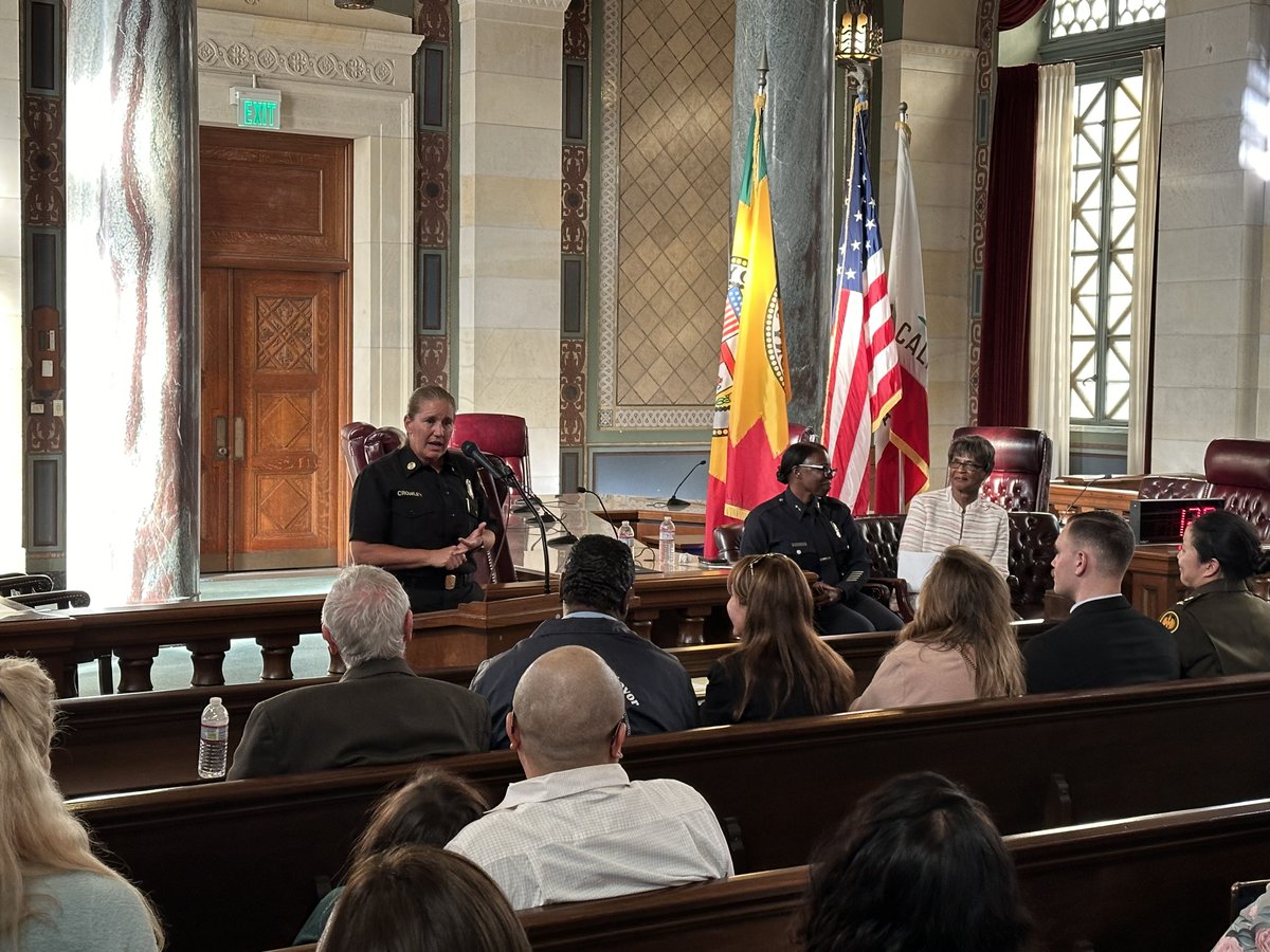 LAFDChief's tweet image. What an absolute pleasure it was to speak with the newest volunteers of the @lamayor_crt yesterday, who graduated from the Crisis Response Team Academy. These 19 will join the +150 others trained to come along side of those experiencing a tragedy. Bravo!👏