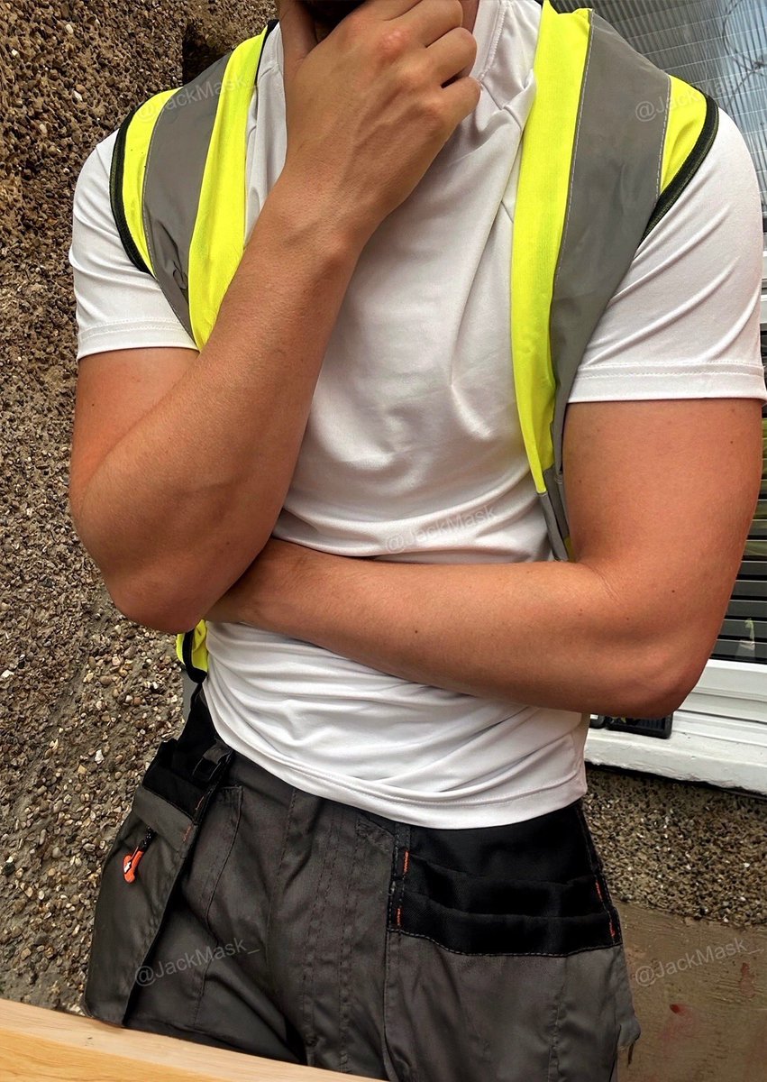 If someone wants to buy me new work boots that would be great 🥾👷🏼‍♂️

Instagram.com/JackMask_