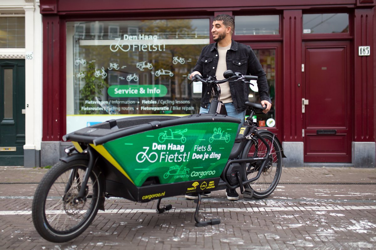 Den Haag Fietst! Service &amp; Info blijft ook tijdens de zomervakantie open van dinsdag t/m zaterdag, 10:00-17:00 uur! Kom langs voor fietsadvies, lessen, reparaties en meer! 📍 Wagenstraat 185a 📞 070 747 01 03 of denhaagfietst@gmail.com.
#denhaagfietst #fietsservice #zomervakantie