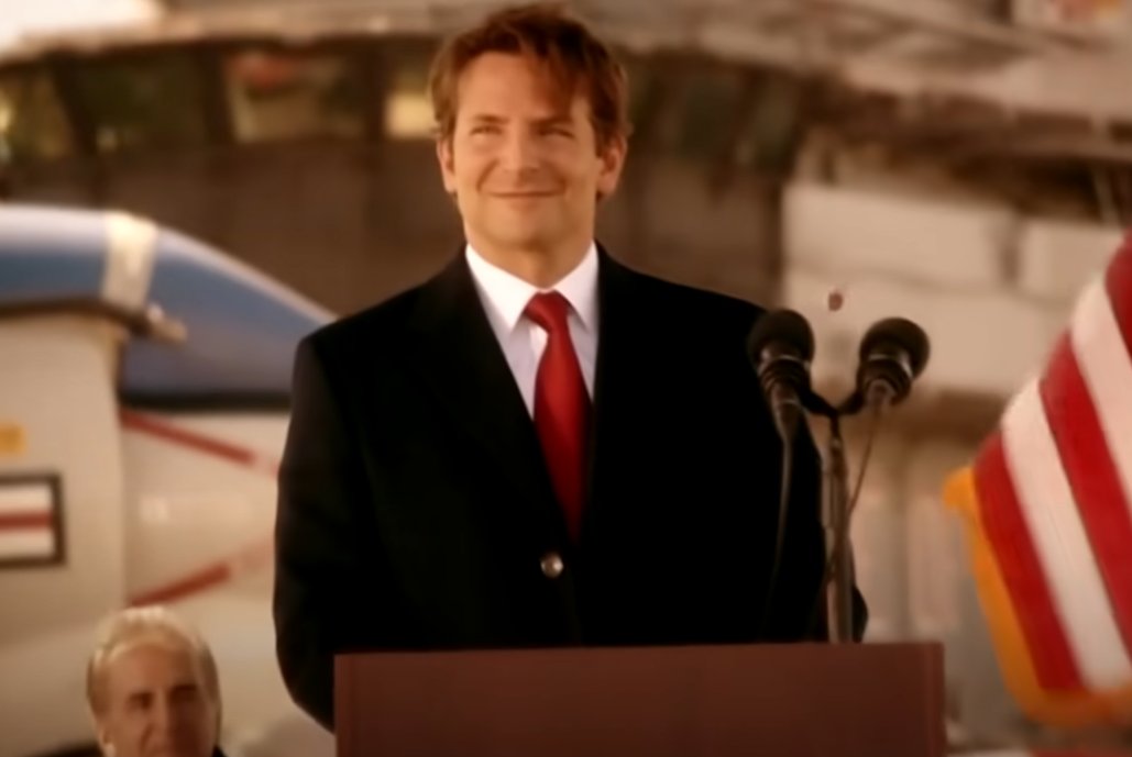 AstroXenos's tweet photo. @kirawontmiss Reminds me of this scene, except Trump's save was more impressive and not on NZT.
#limitless https://t.co/lIFUpab0tf