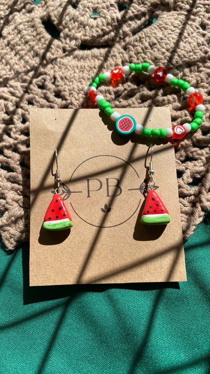 PlantinhaBijoux's tweet photo. Conjunto brincos e pulseira de melancia 🍉
Tem interesse? Fale comigo!
#brincos #bicuit #beleza #artesanato #art #acessorio #pulseras #melancia #verao #ferias #frutas #miçangas https://t.co/q9i1cUOuq2