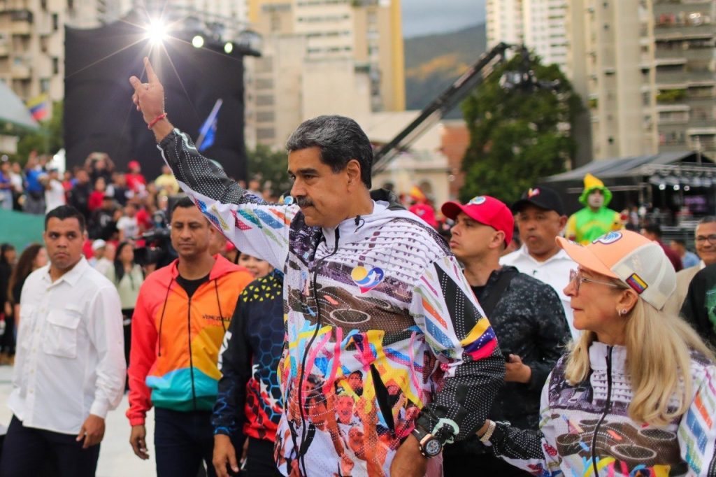 #NotiMippCI 📰🗞| Maduro inaugura Plaza de la Juventud en Bellas Artes. Lea más⏩mippci.gob.ve/index.php/2024…
#VenezuelaSegura
