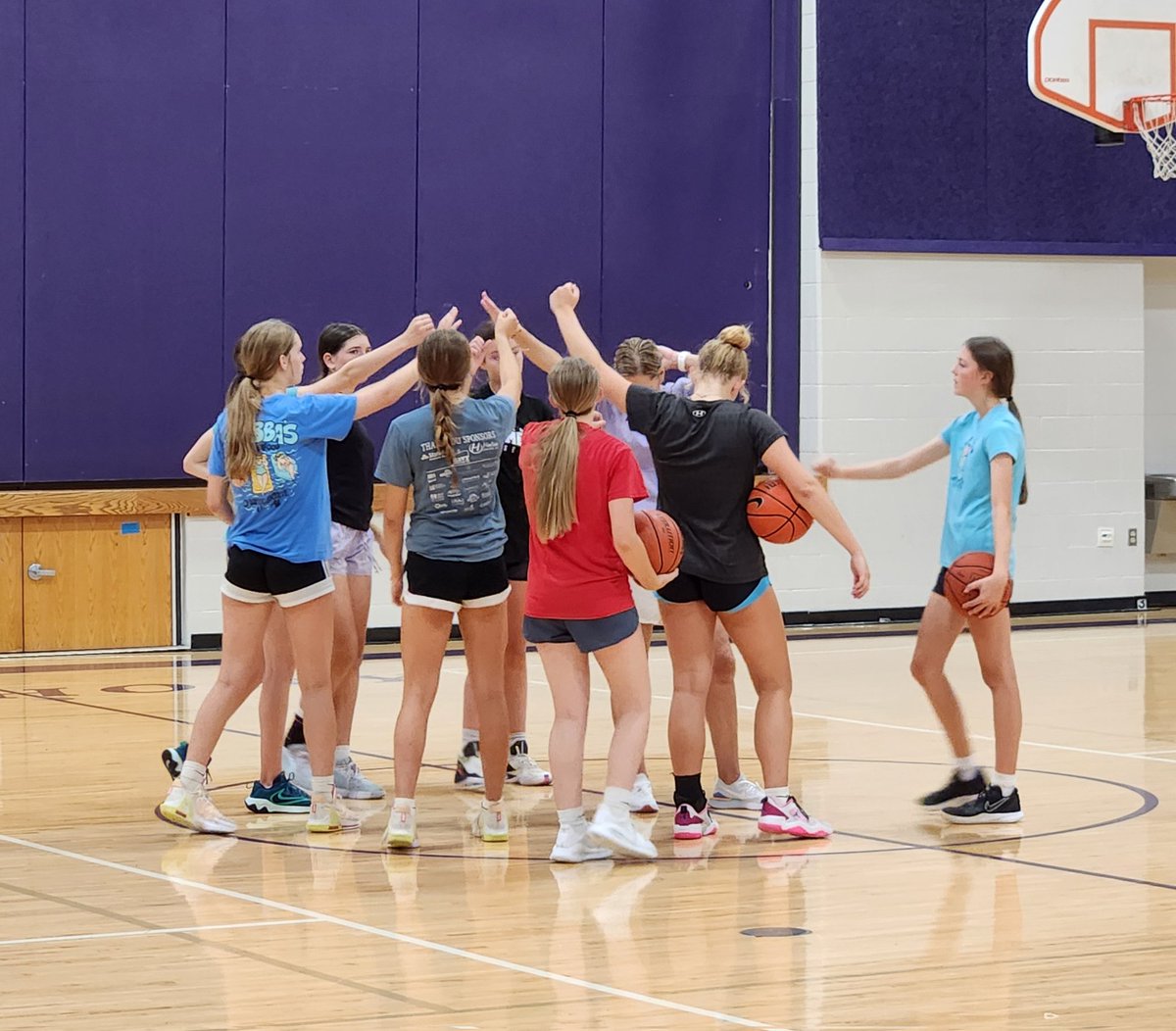 DustinRookstool's tweet photo. @SSA_Girls_Hoops last practice for the summer, up next Ames Iowa https://t.co/itCupolky8
