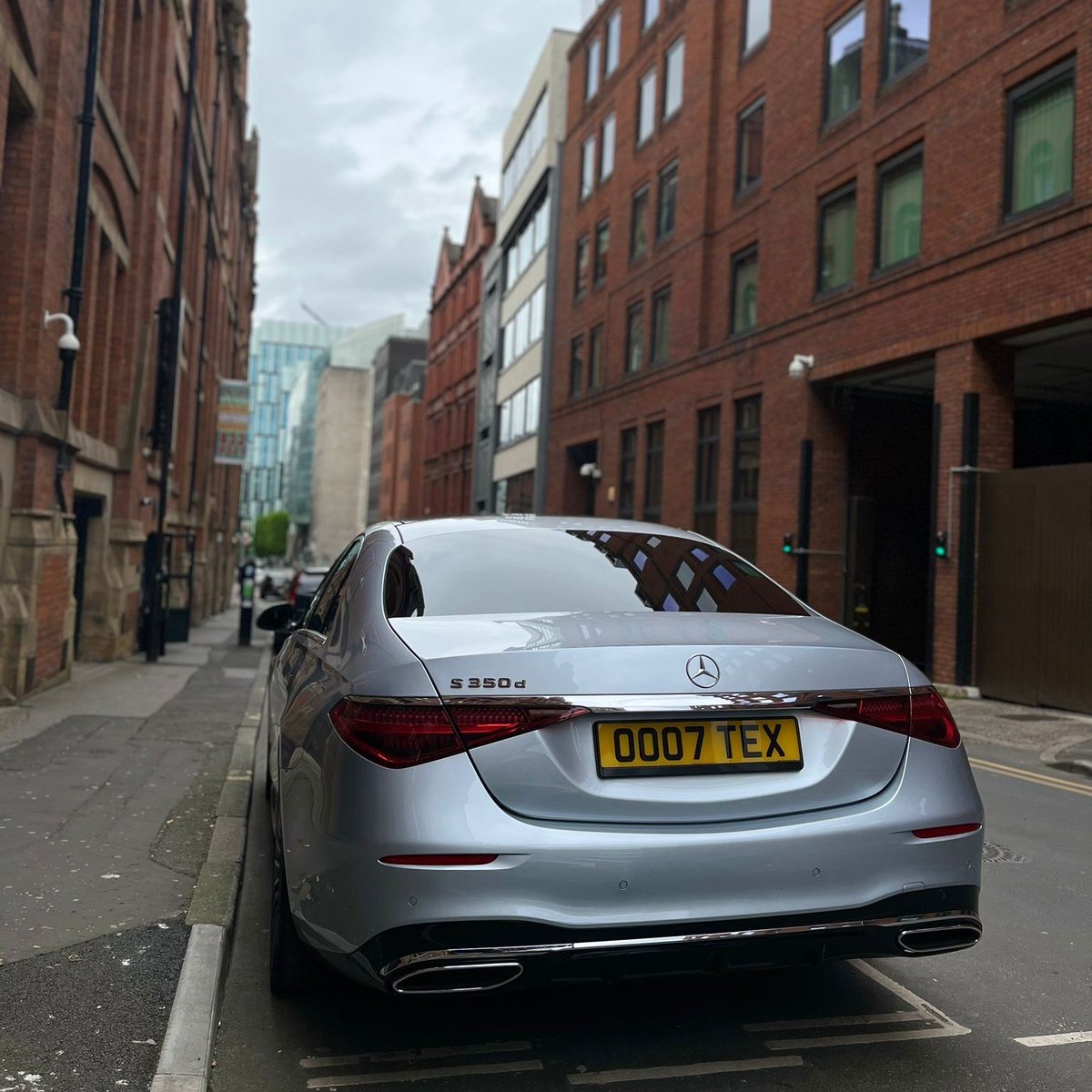 TaurusExecutive's tweet image. Same reg different locations..... #chauffeur #drivingservice #location #destination