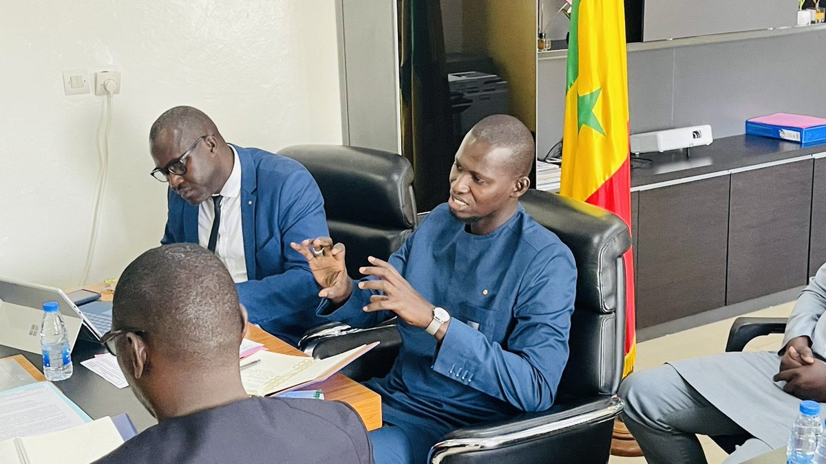 ONFP_Officiel's tweet image. Le Directeur Général de l’ONFP @MLBara_LO, en compagnie de ses collaborateurs (SG, Partenariat et R&amp;amp;D), a reçu ce mardi 16 juillet 2024 une délégation de la SONAGED, avec à sa tête son Directeur Général Monsieur Khalifa Ababacar SARR.

#SONAGED #Formation #Senegal #Environnement