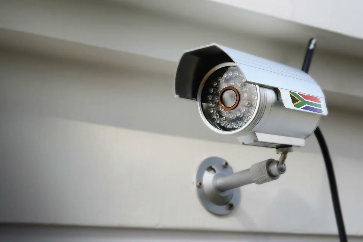 CityofJoburgZA's tweet photo. With over 5,000 CCTV cameras powered by Vumacam, we're watching over Johannesburg 24/7. Our Tactical Response Unit is better equipped than ever to tackle crime in the inner-city. #JMPDAntiCorruption #SaferJoburg ^RT https://t.co/f16PXrf53c
