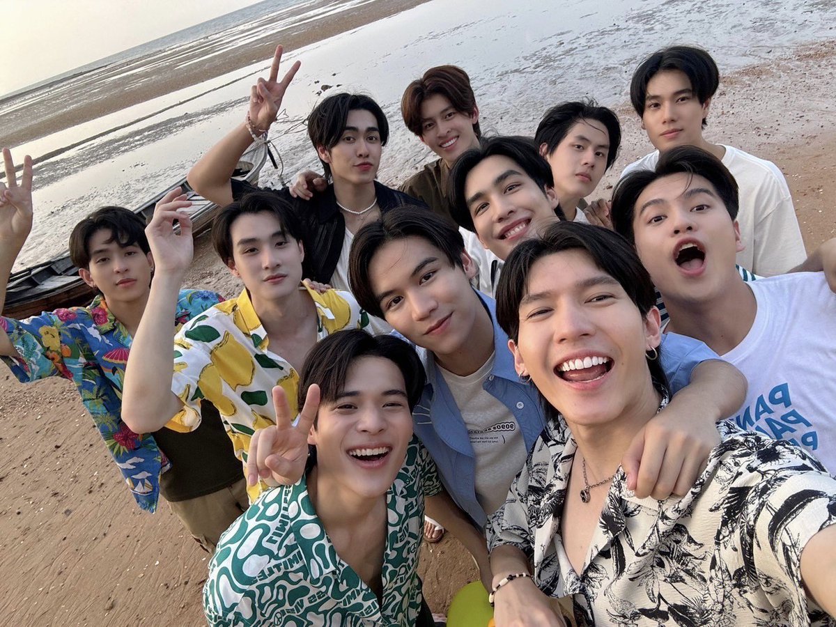 WeAreSeriesTH's tweet image. tantantannn posted a photo: 

We Are คือเราไปเที่ยวทะเล น้ำทะเลอ่ะสีฟ้า แต่หัวใจคนข้างหน้าอ่ะสีชมพูนะที่ร๊ากกกก 🌊🩷

#WeAreSeriesFinalEP