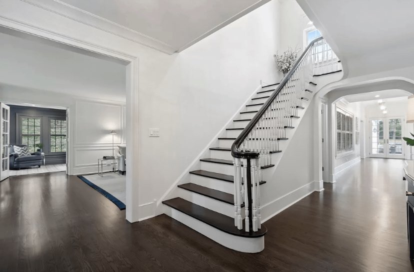 demboysofficial's tweet photo. @NeilNevins By the looks of these interior reno shots, too much. https://t.co/UKZHE7xCaA
