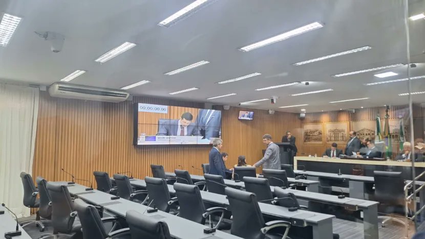 agora_rn's tweet image. #Sessão

❌Sessão que votaria concessões para o Complexo da Redinha e Teatro é suspensa
➡️ Leia mais no portal #AgoraRN
agorarn.com.br/ultimas/sessao…