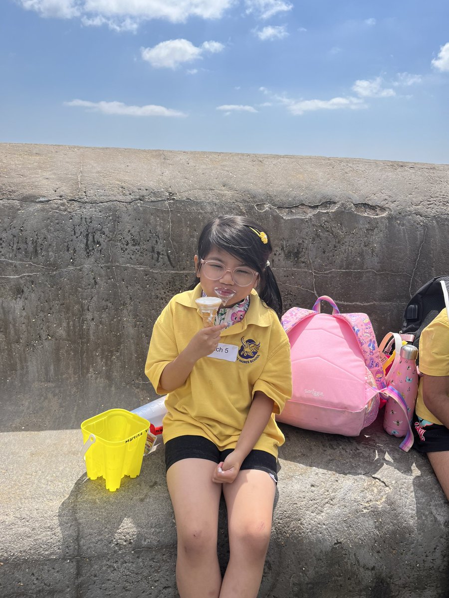 MissMcNamaraLHS's tweet photo. Yummy!!🍦@HeadLHS @LHS_Watford https://t.co/rvzmYcfdlS