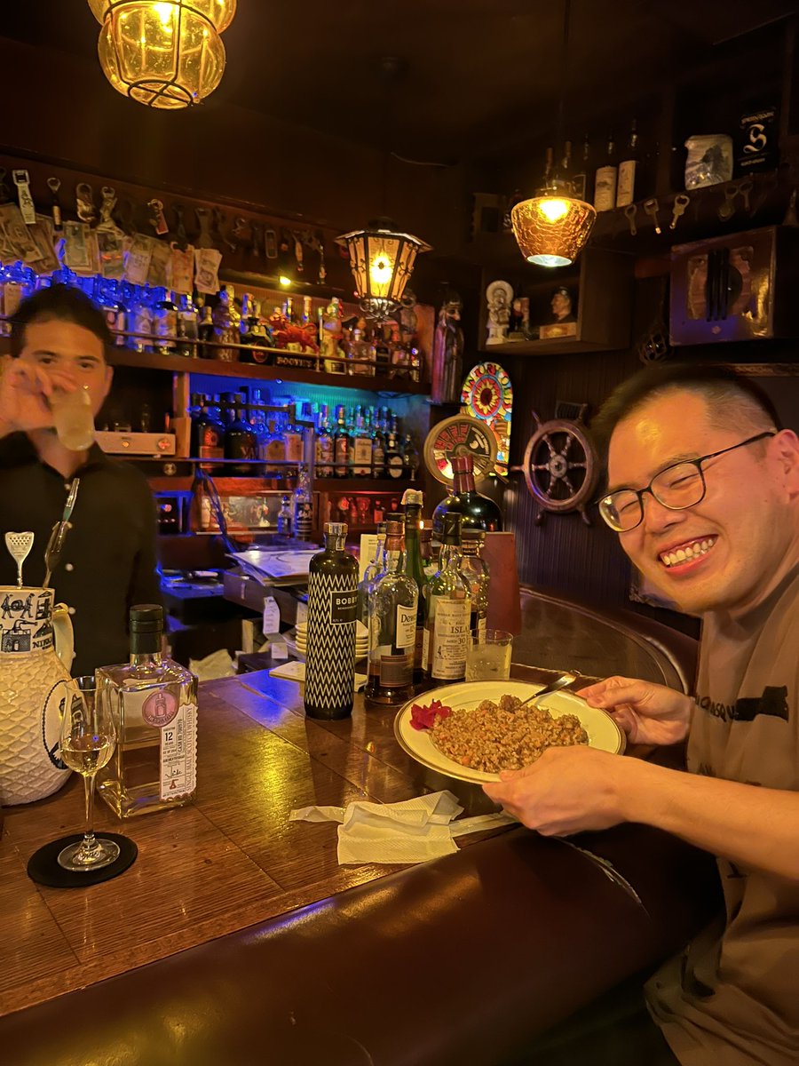 BAROldCraft1's tweet photo. #thesinglecask
@tscjapan_sasaki 

まったりやっておりましたらこうなっちゃうのがBARの不思議なところ好きなところ

ありがとうございました！！ https://t.co/3qXVUYYeYF