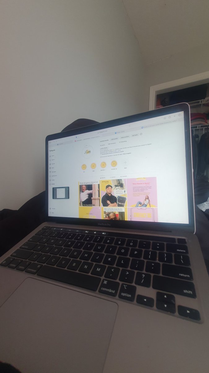 lolettemedia's tweet photo. 🌅 Morning work🌅
I know my back will not thank me later, but I am definitely team working in my bed 😁 (mostly because I don't have a desk 😂)
Wbu?
💪 Work on a desk
🛏 Work in your bed
Let me know in the comments!

#remotejob #MorningVibes https://t.co/Xk3xSaQDdW