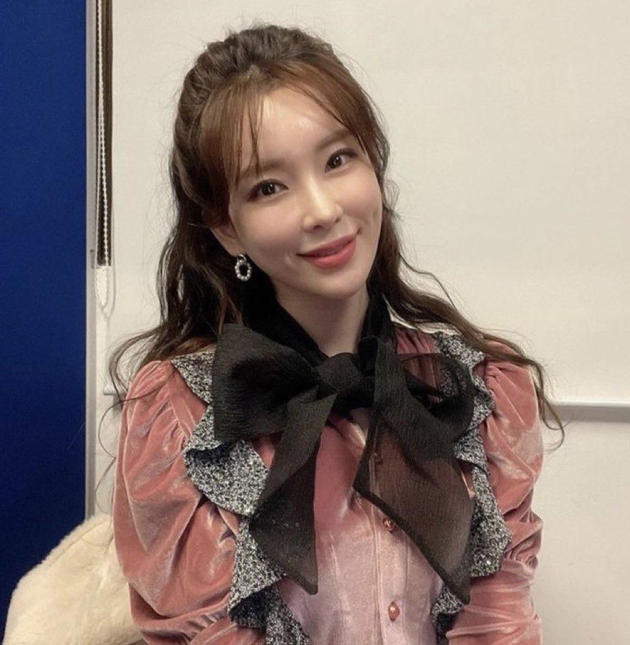 셸 tweet media