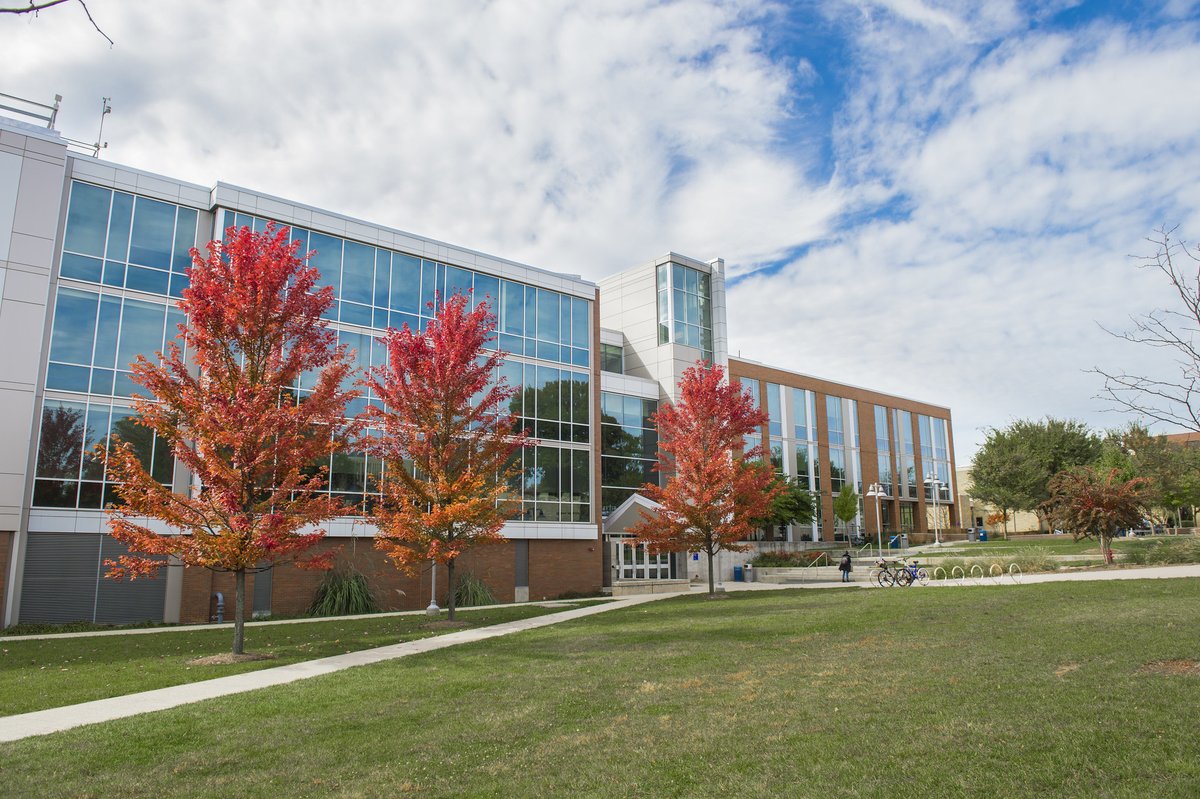 montgomerycoll's tweet photo. #MontgomeryCollege has been ranked #1 in Best Community Colleges in Maryland by Niche (2024). This marks 2 years in a row for MC! #MCProud #CommunityCollge
https://t.co/2nJ4tUN3vR https://t.co/eSohxLpNSN