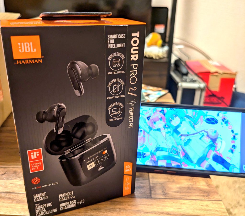 MICCHI_MK2's tweet photo. My New Gear!!!∠( ᐛ 」∠)_
#JBL #tourpro2 https://t.co/ZygPZYWy78