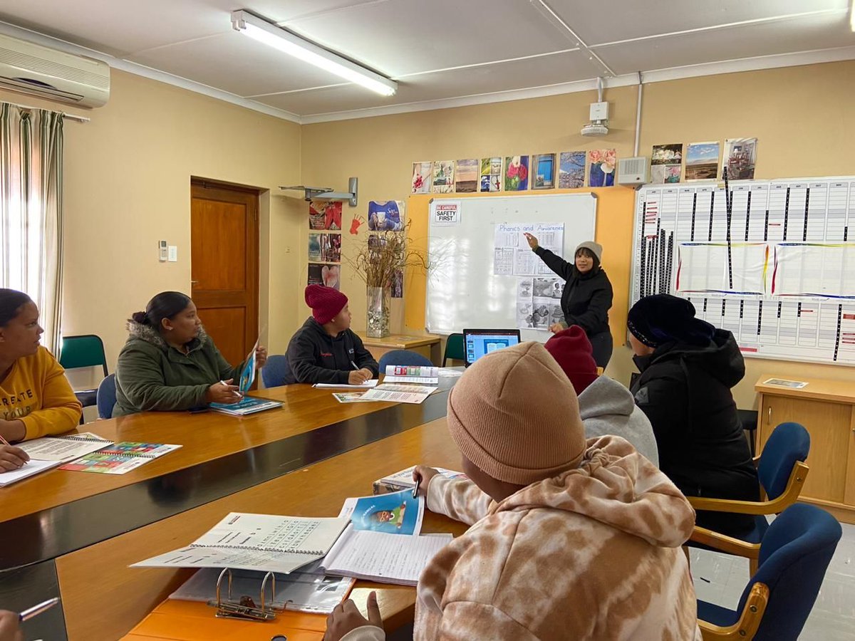 help2read's tweet image. The Wineland Literacy Tutors recently commenced their help2read Back-to-Basics Training, a program designed to equip new recruits with essential skills in shared reading, writing, and engaging activities. #Help2Read #LiteracyMatters #YouthEmpowerment #TrainingHighlights