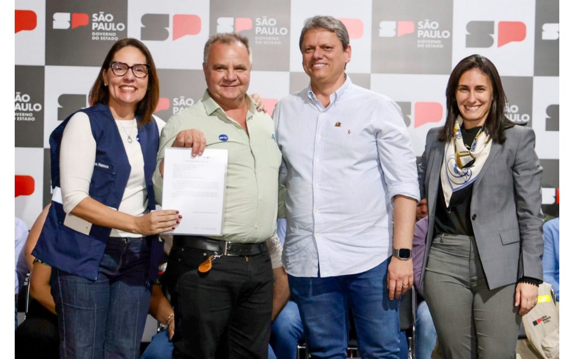silviopsdb45's tweet photo. Recebendo título novo poço artesiano https://t.co/CBjq8JMiMb