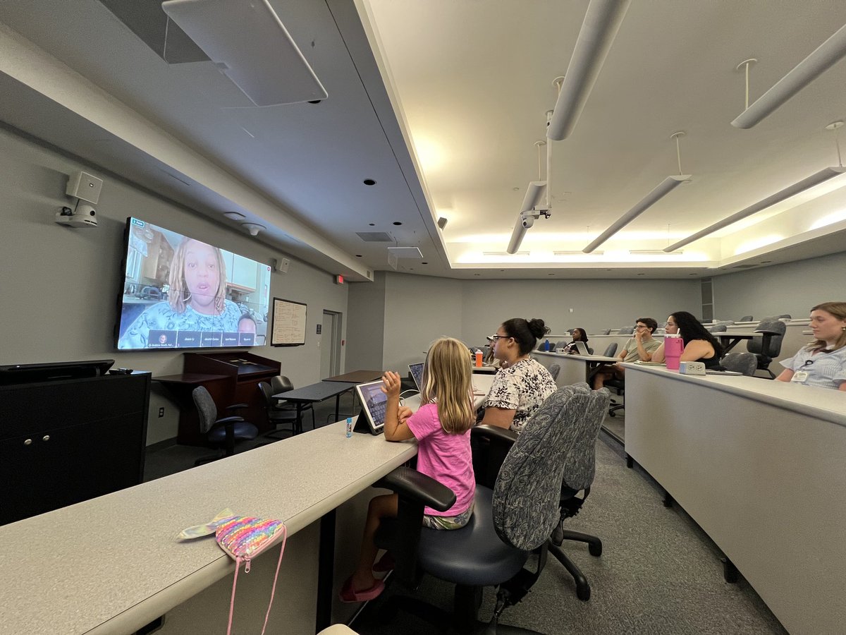 asouth_neph's tweet image. We were honored to have Dr. Faith Crittenden ⁦@FaithCrittenden⁩ as a guest speaker in our Capstone course in our #BMSC masters program at ⁦@wakeforestmed⁩ ⁦@WFUbiomedgrad⁩ 

Amazing discussion about our passion for scholarship, kids, and the #Pediatric workforce